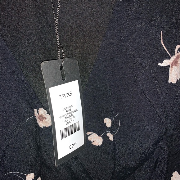 V-neck Maxi Dress with Floral Print - Picture 6 of 6